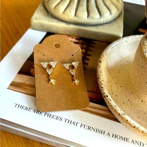 Stylish 14K Gold plating earrings.